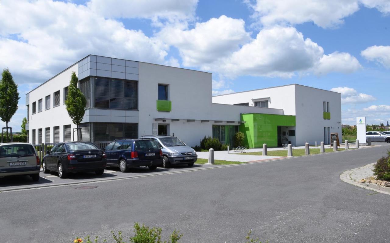 Hotel Harmony Medical & Wellness-Free Parking, 1,8Km From The Center Kromeriz Bagian luar foto