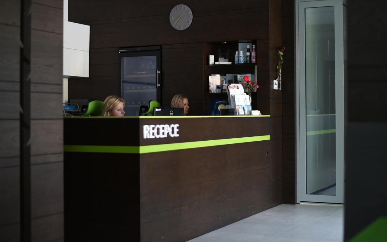 Hotel Harmony Medical & Wellness-Free Parking, 1,8Km From The Center Kromeriz Bagian luar foto