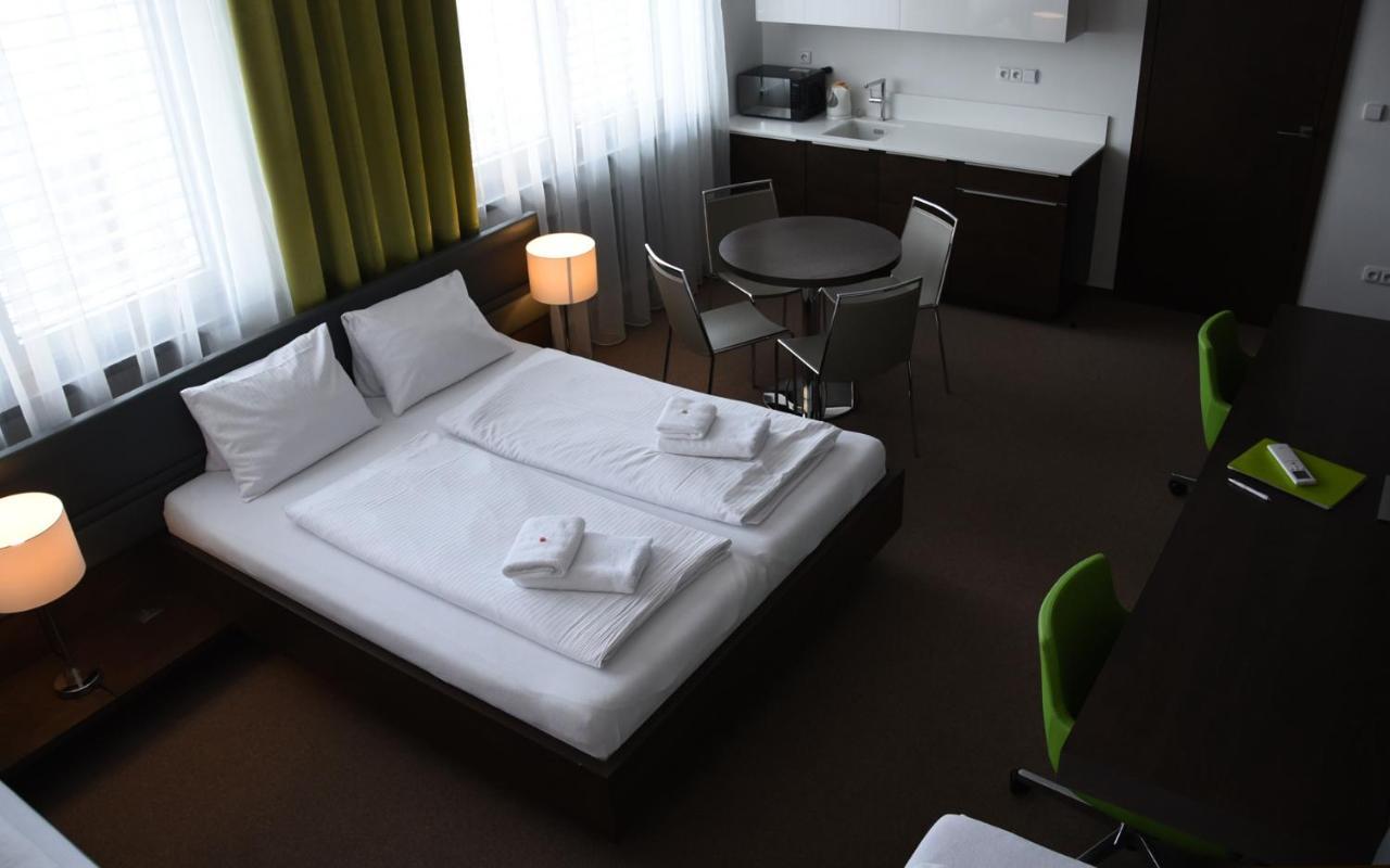 Hotel Harmony Medical & Wellness-Free Parking, 1,8Km From The Center Kromeriz Bagian luar foto