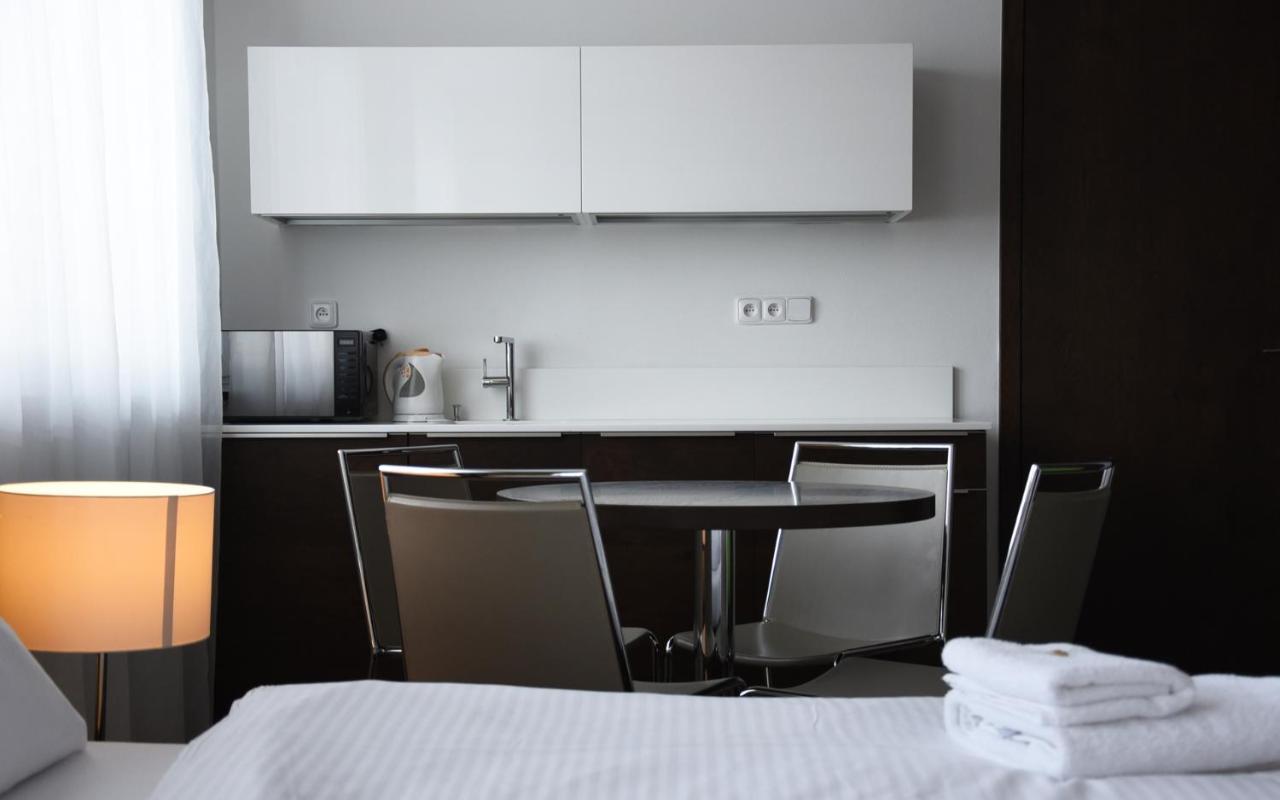 Hotel Harmony Medical & Wellness-Free Parking, 1,8Km From The Center Kromeriz Bagian luar foto