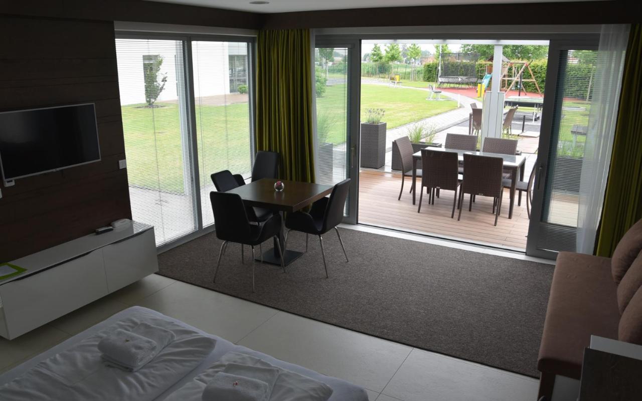 Hotel Harmony Medical & Wellness-Free Parking, 1,8Km From The Center Kromeriz Bagian luar foto