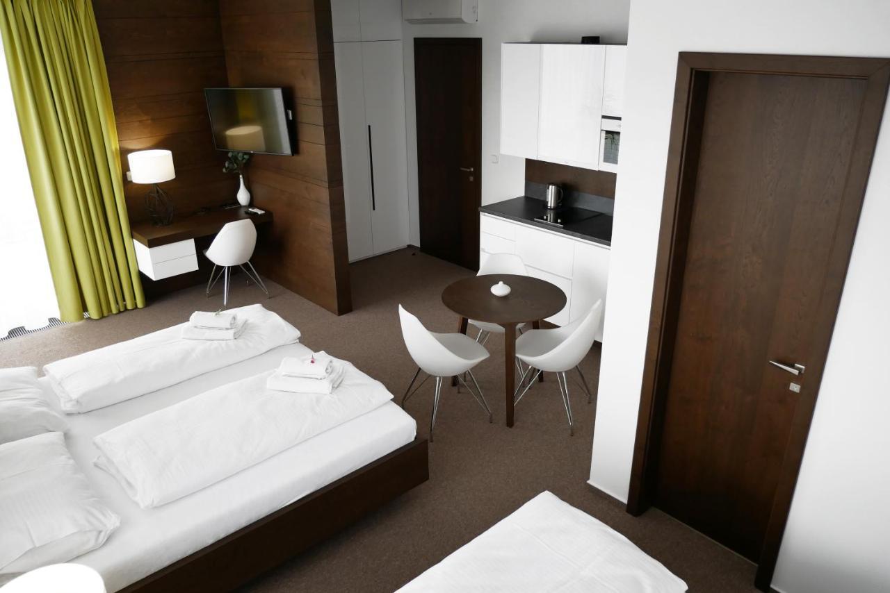 Hotel Harmony Medical & Wellness-Free Parking, 1,8Km From The Center Kromeriz Bagian luar foto