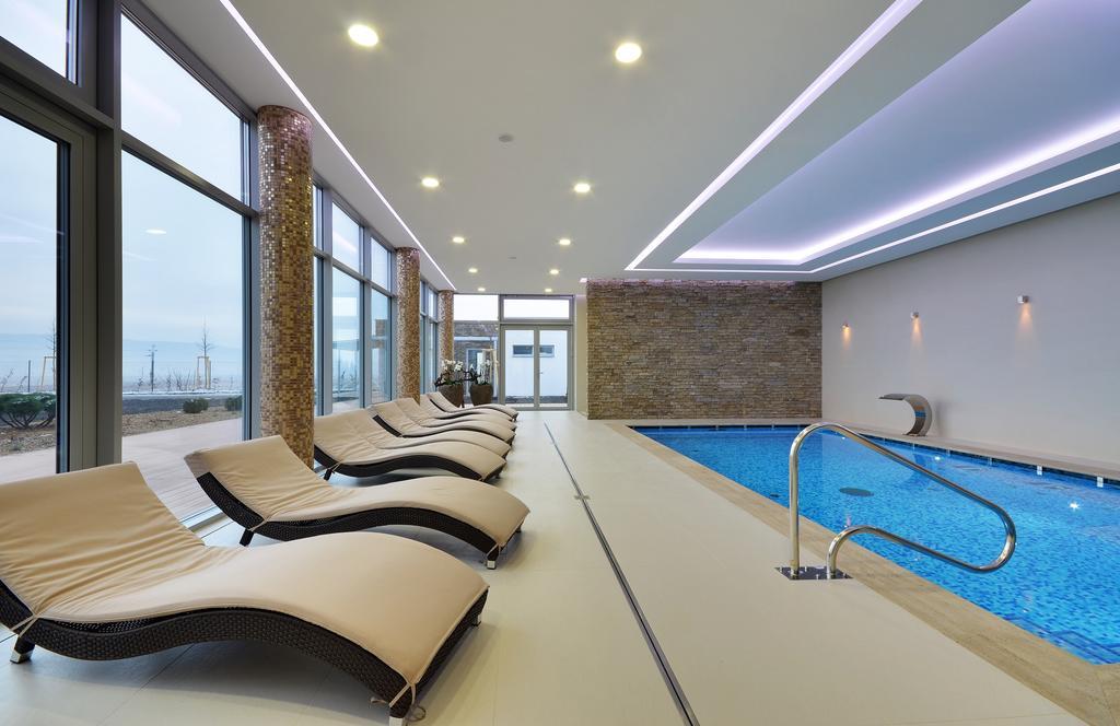 Hotel Harmony Medical & Wellness-Free Parking, 1,8Km From The Center Kromeriz Bagian luar foto
