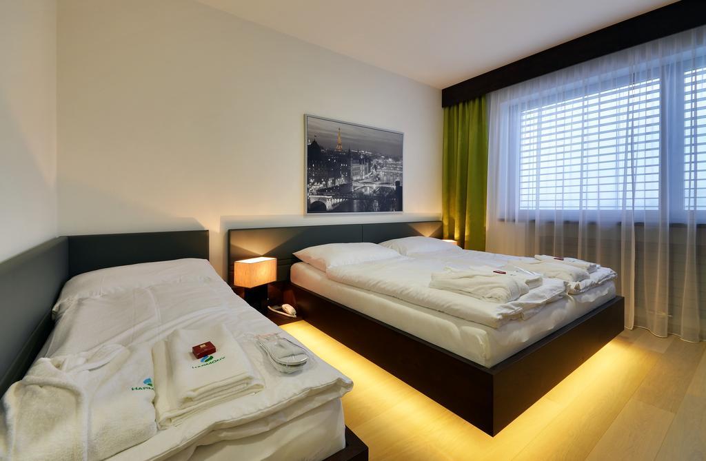 Hotel Harmony Medical & Wellness-Free Parking, 1,8Km From The Center Kromeriz Ruang foto