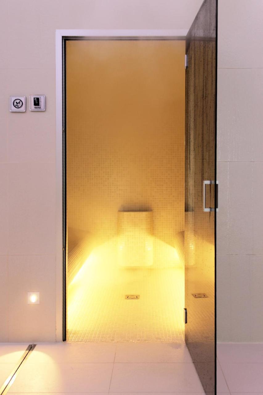 Hotel Harmony Medical & Wellness-Free Parking, 1,8Km From The Center Kromeriz Bagian luar foto